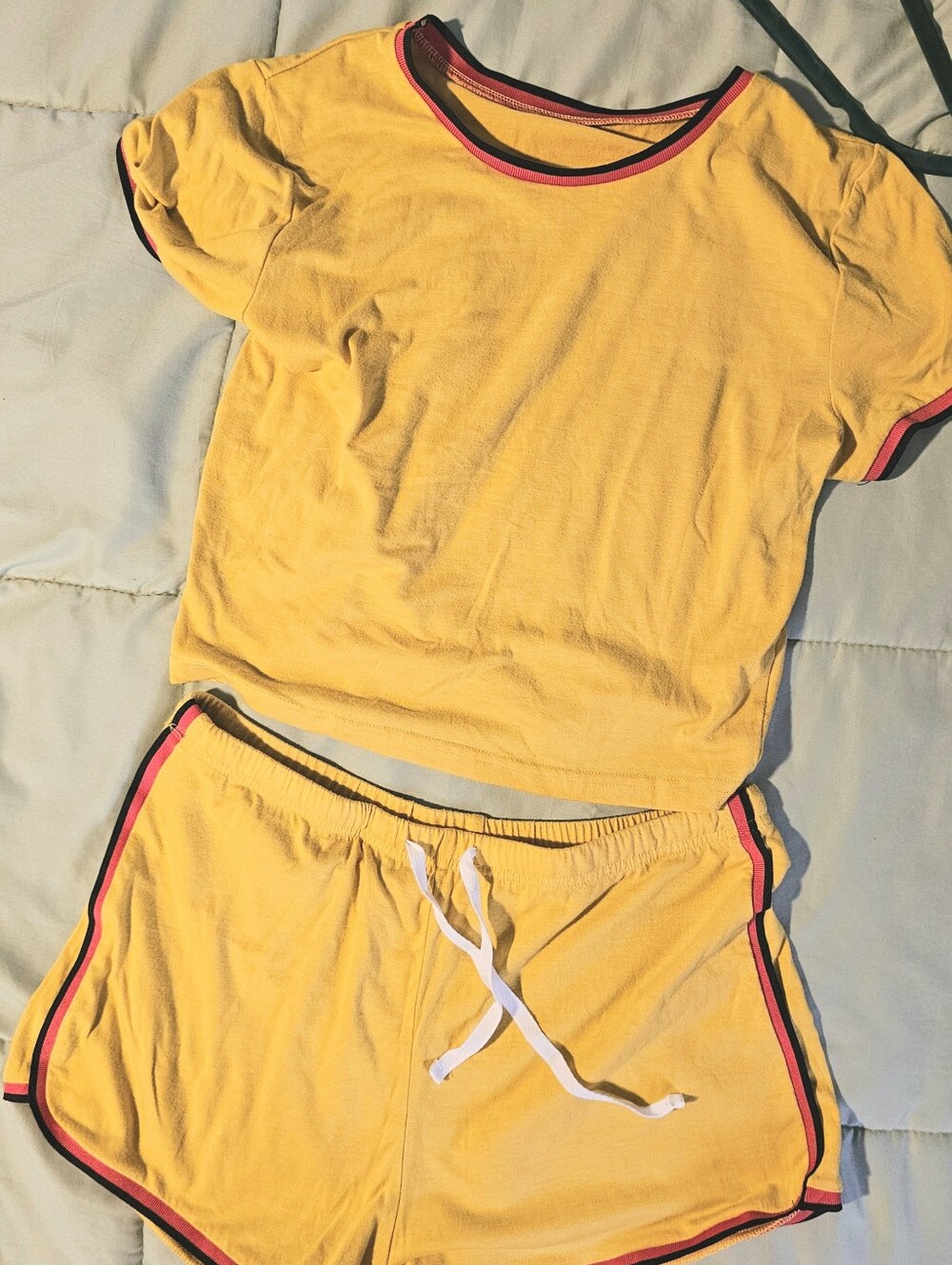 Yellow Retro Lounge Set Womens XL Sporty Matching Shorts Crop Top Set